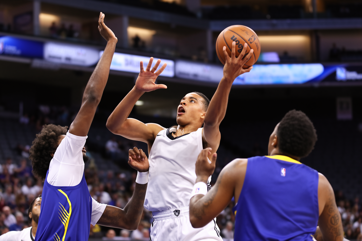 牛八体育登录 - 路易斯维尔新星米卡尔·布朗 Jr.：夏季联赛首秀绽放 NBA 梦想 - 牛八体育平台